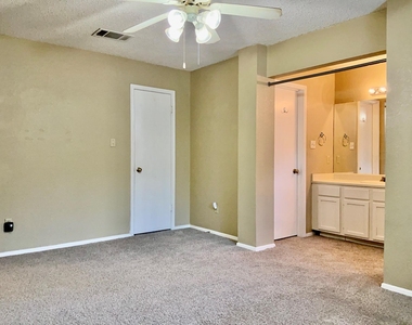 2105 Balsam Way - Photo Thumbnail 13