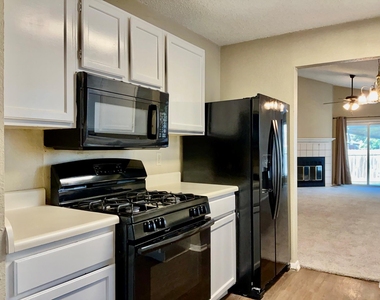 2105 Balsam Way - Photo Thumbnail 7