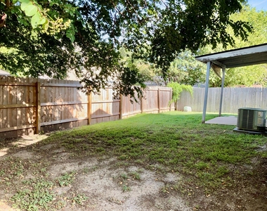 2105 Balsam Way - Photo Thumbnail 22