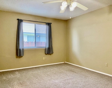 2105 Balsam Way - Photo Thumbnail 11