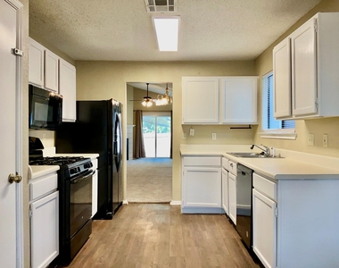 2105 Balsam Way - Photo Thumbnail 5