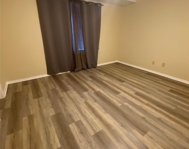 1806 Sierra Dr - Photo Thumbnail 8