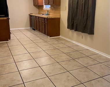 1806 Sierra Dr - Photo Thumbnail 4