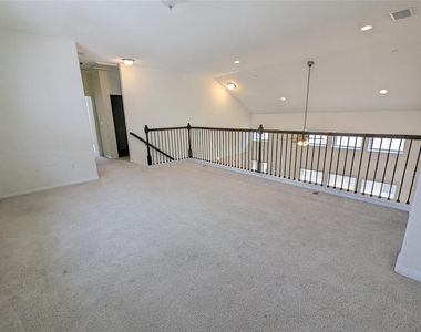 3240 E Whitestone Blvd - Photo Thumbnail 22