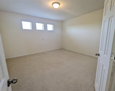 3240 E Whitestone Blvd - Photo Thumbnail 36
