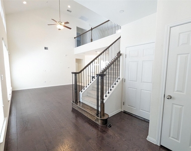 3240 E Whitestone Blvd - Photo Thumbnail 4