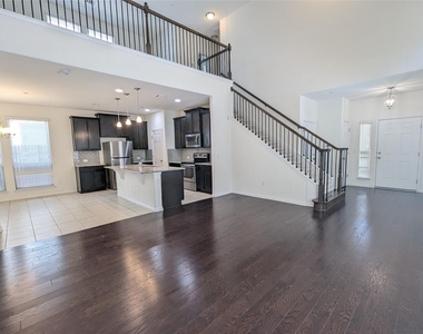 3240 E Whitestone Blvd - Photo Thumbnail 6
