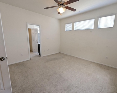 3240 E Whitestone Blvd - Photo Thumbnail 13