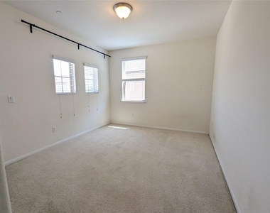 3240 E Whitestone Blvd - Photo Thumbnail 26