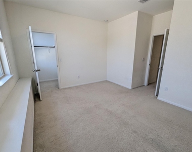 3240 E Whitestone Blvd - Photo Thumbnail 30