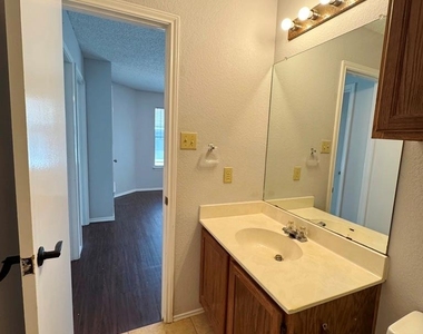 14009 Maricella Ln - Photo Thumbnail 22
