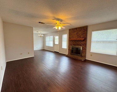 14009 Maricella Ln - Photo Thumbnail 5