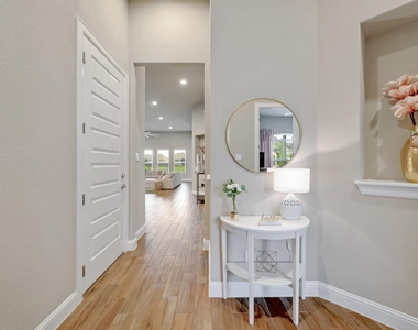 6813 Leonardo Dr - Photo Thumbnail 1