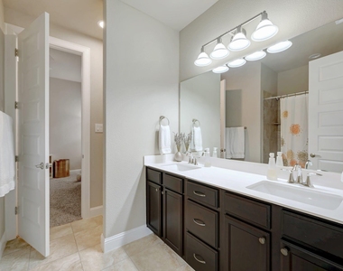 6813 Leonardo Dr - Photo Thumbnail 16