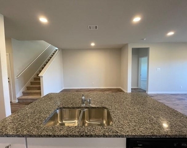 322 Northshore - Photo Thumbnail 10
