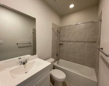322 Northshore - Photo Thumbnail 26