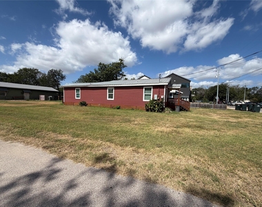 1209 Pine St - Photo Thumbnail 15