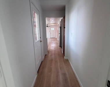 1209 Pine St - Photo Thumbnail 12