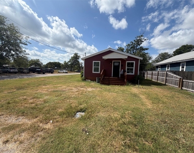 1209 Pine St - Photo Thumbnail 2