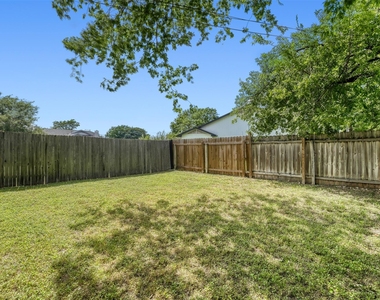 500 Gregory Ct - Photo Thumbnail 12
