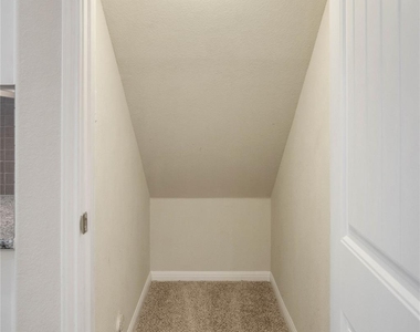 13400 Briarwick Dr - Photo Thumbnail 9