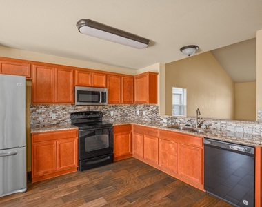 13232 Forest Sage St - Photo Thumbnail 9