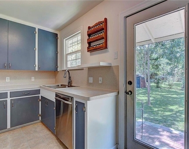 1803 Romeria Dr - Photo Thumbnail 12