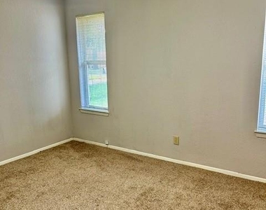 3413 Rocky Hollow Trl - Photo Thumbnail 13