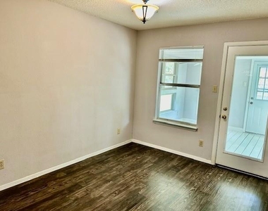 3413 Rocky Hollow Trl - Photo Thumbnail 4
