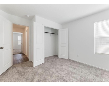 381 Jack Ryan St - Photo Thumbnail 21