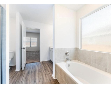 381 Jack Ryan St - Photo Thumbnail 19