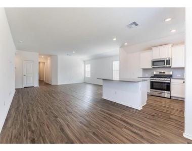 381 Jack Ryan St - Photo Thumbnail 16