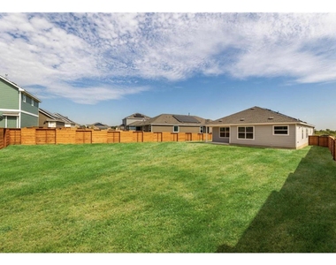 381 Jack Ryan St - Photo Thumbnail 24