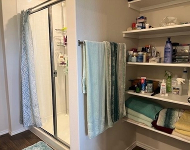 207 Whipporwill Ln - Photo Thumbnail 6