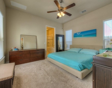 4524 Ruiz St - Photo Thumbnail 7