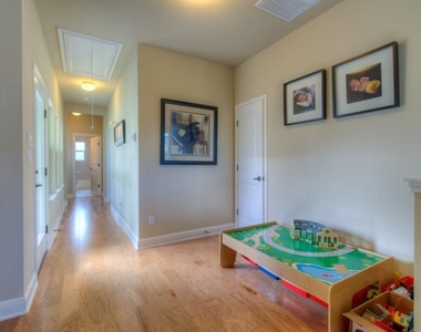 4524 Ruiz St - Photo Thumbnail 9
