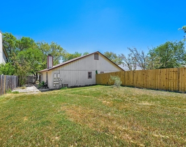 740 Simonetti Dr - Photo Thumbnail 16