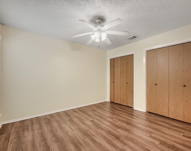740 Simonetti Dr - Photo Thumbnail 13