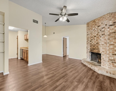 740 Simonetti Dr - Photo Thumbnail 2