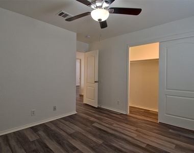 711 Abundance Ln - Photo Thumbnail 23