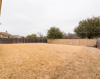 913 Brighton Pl - Photo Thumbnail 28
