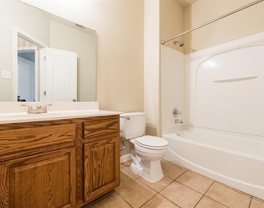 913 Brighton Pl - Photo Thumbnail 24