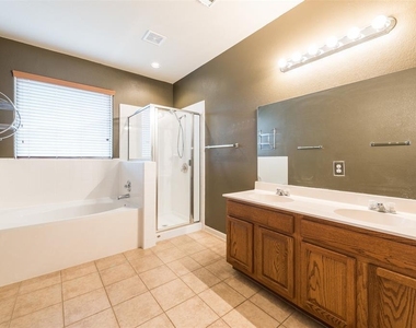 913 Brighton Pl - Photo Thumbnail 19
