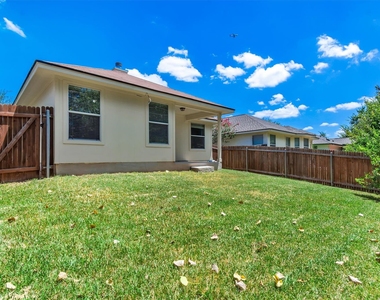 5605 Bentsen Ln - Photo Thumbnail 17