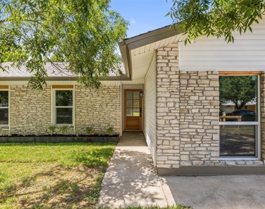 1111 Spearson Ln - Photo Thumbnail 4