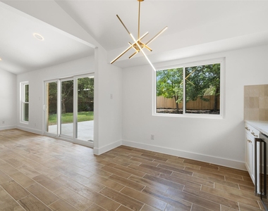 1111 Spearson Ln - Photo Thumbnail 8