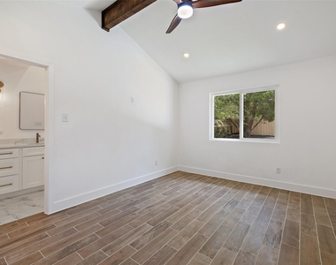 1111 Spearson Ln - Photo Thumbnail 20
