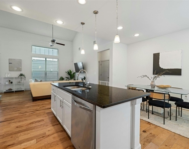 2313 Capulet St - Photo Thumbnail 12