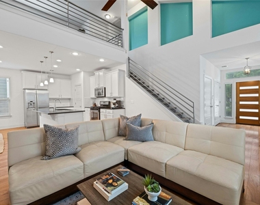 2313 Capulet St - Photo Thumbnail 8