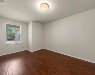 9424 Castle Pines Dr - Photo Thumbnail 17